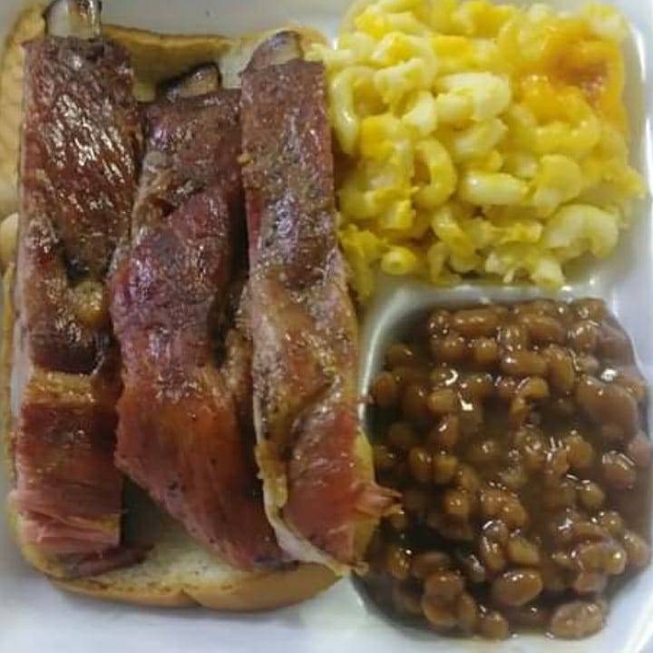 We Got The Look | restaurant | 224 Dairy Rd, Auburndale, FL 33823, USA | 8636565670 OR +1 863-656-5670