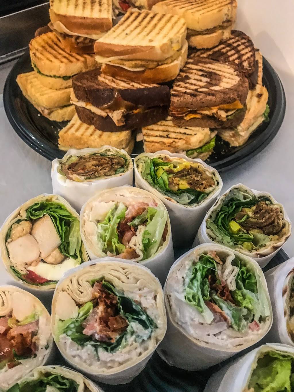 Cowabunga | restaurant | 254 Robinson St, Wakefield, RI 02879, USA | 4012279333 OR +1 401-227-9333