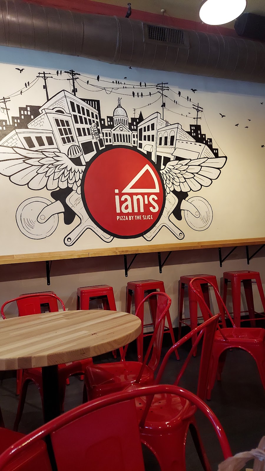 Ians Pizza on State | restaurant | 100 State St, Madison, WI 53703, USA | 6082579248 OR +1 608-257-9248
