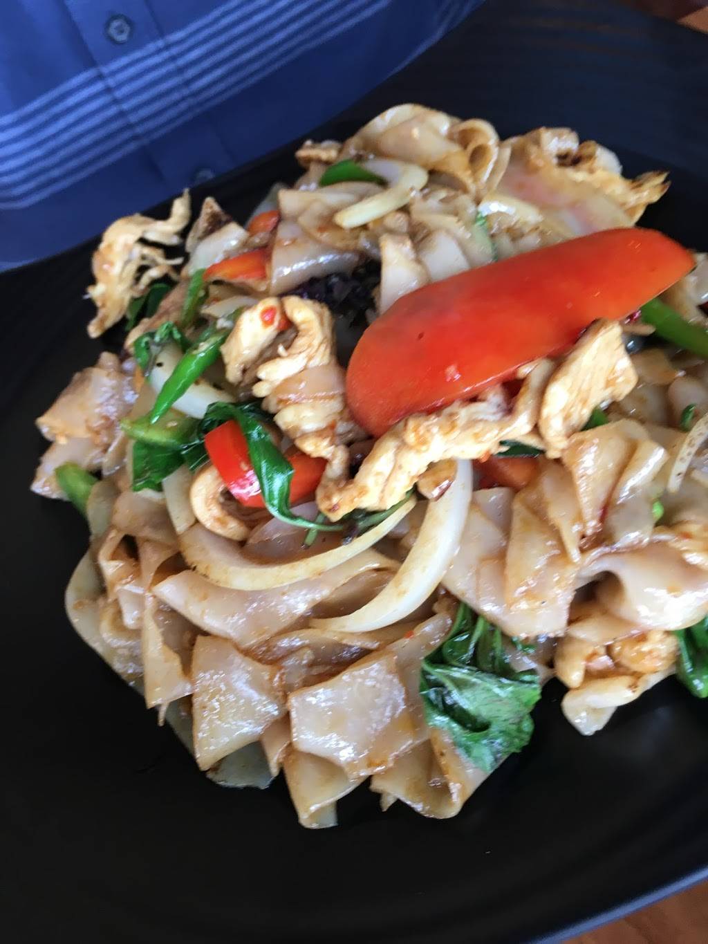 Thai Boom | restaurant | 10863 Venice Blvd, Los Angeles, CA 90034, USA | 3108428291 OR +1 310-842-8291