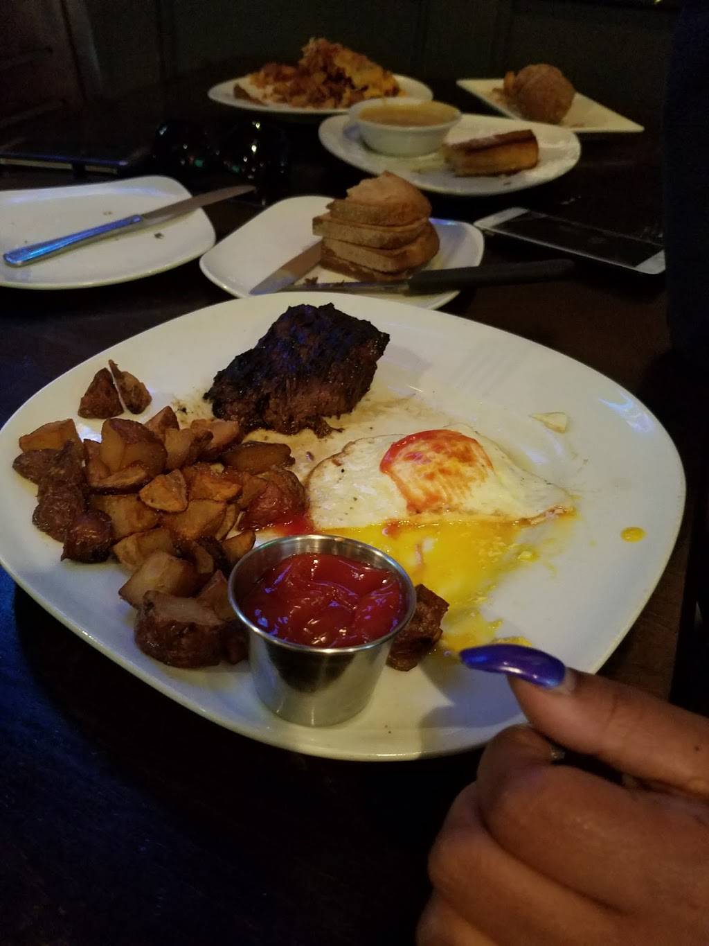 Stats Bar & Grille | restaurant | 77 Dorchester St, Boston, MA 02127, USA | 6172689300 OR +1 617-268-9300