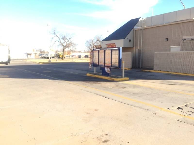 Braums Ice Cream & Burger Restaurant | restaurant | 444 E Pawnee St, Wichita, KS 67211, USA | 3162673711 OR +1 316-267-3711