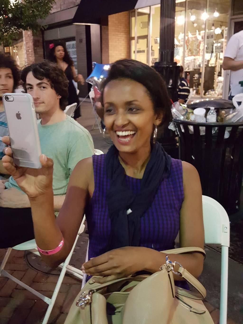 Cold Stone Creamery | bakery | 134 N Marion St, Oak Park, IL 60301, USA | 7083833400 OR +1 708-383-3400