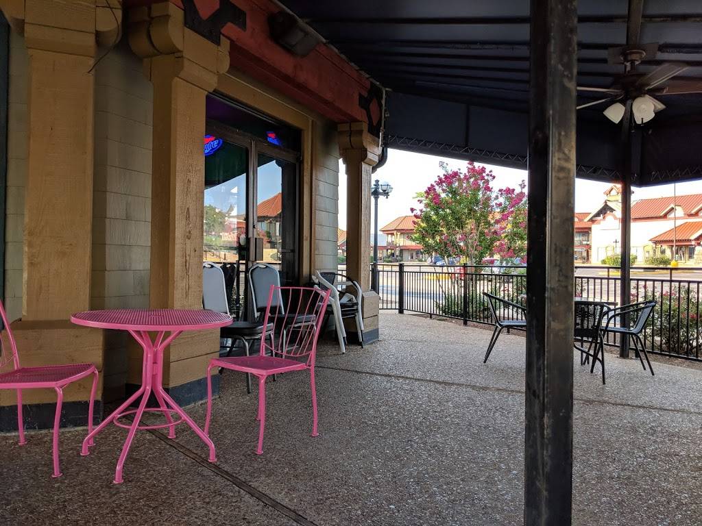 Wacky Knacky Diner | restaurant | 4540 Osage Beach Pkwy outlet mall, Osage Beach, MO 65065, USA | 5736931900 OR +1 573-693-1900