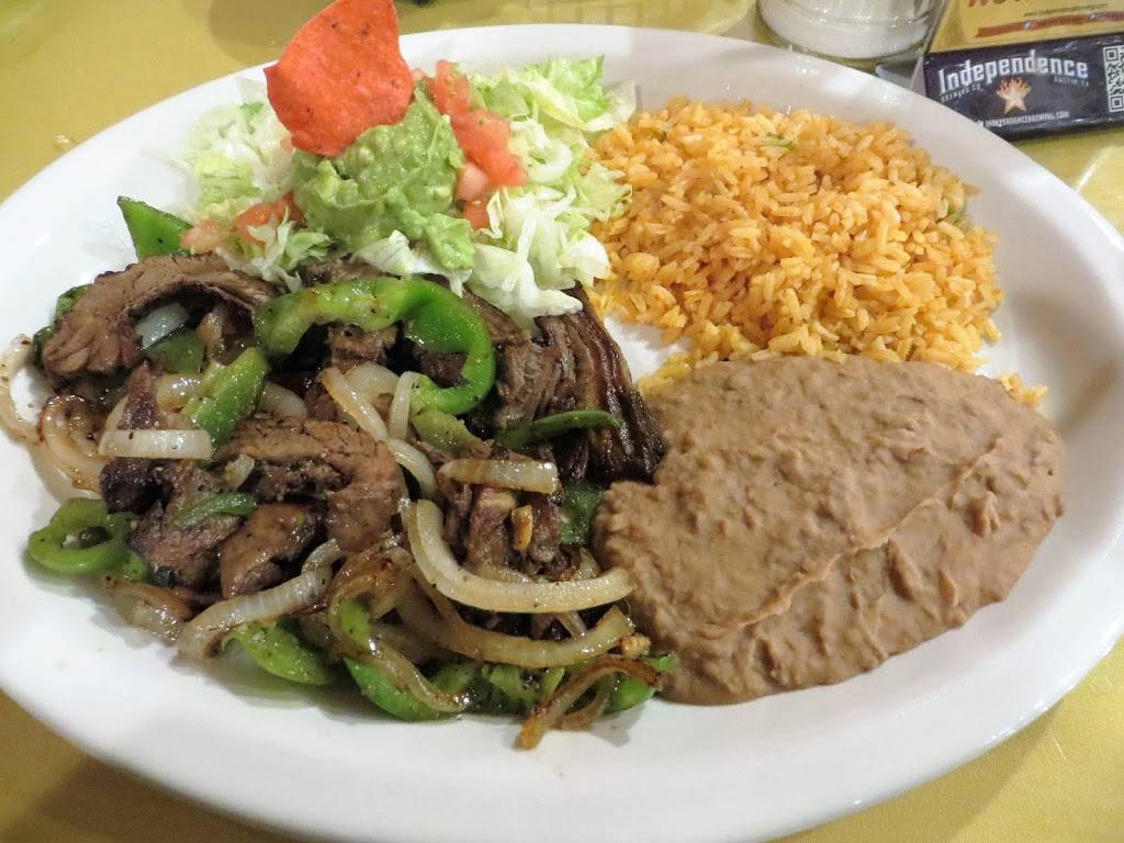 Casa Garcias Mexican Restaurant & Cantina | restaurant | 1901, I-35, Round Rock, TX 78664, USA | 5122188908 OR +1 512-218-8908