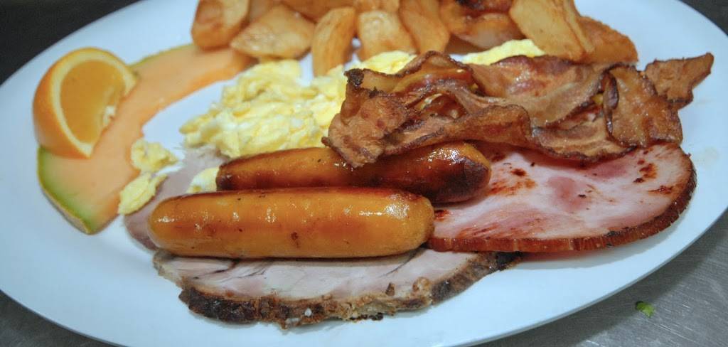 Au Petit Café Chez Denise - Dejeuner Souper Brunch - Resto Famil | restaurant | 338 Rue Principale, Saint-Sauveur, QC J0R 1R0, Canada | 4502275955 OR +1 450-227-5955