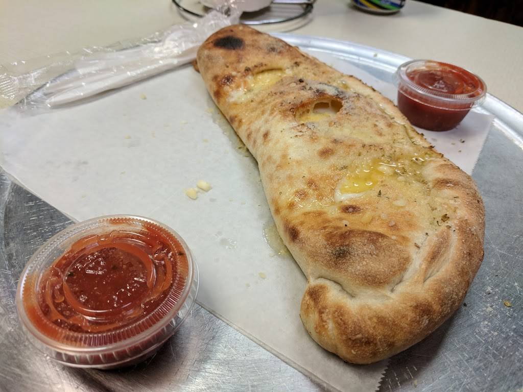 Charlies Pizza & Wings | restaurant | 4439 Gunn Hwy, Tampa, FL 33618, USA | 8139687800 OR +1 813-968-7800