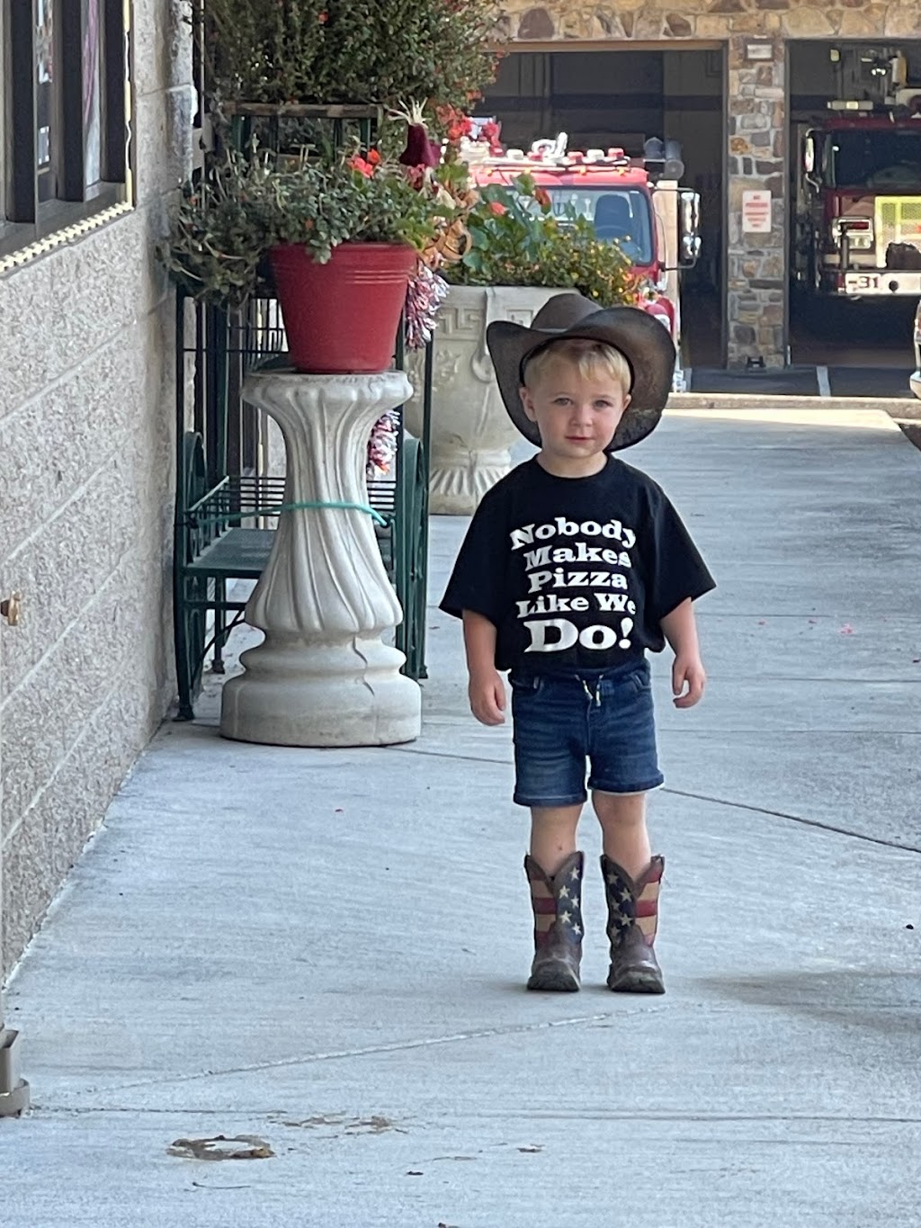 Solorzanos Pizzeria & Bistro Gatlinburg | restaurant | 1235 East Pkwy, Gatlinburg, TN 37738, USA | 8653251750 OR +1 865-325-1750