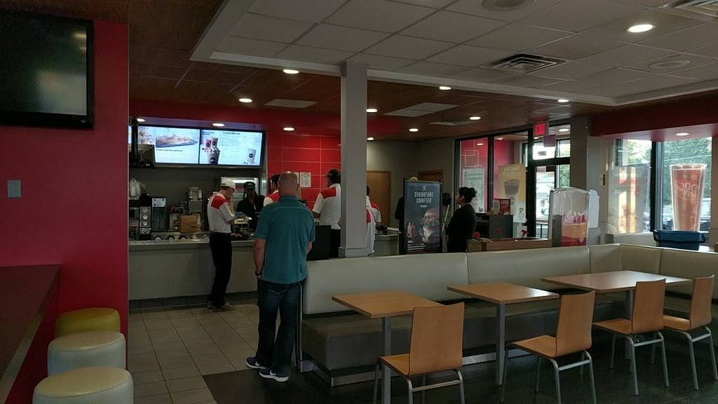 McDonalds | cafe | 1404 Des Moines St, Des Moines, IA 50316, USA | 5155640716 OR +1 515-564-0716