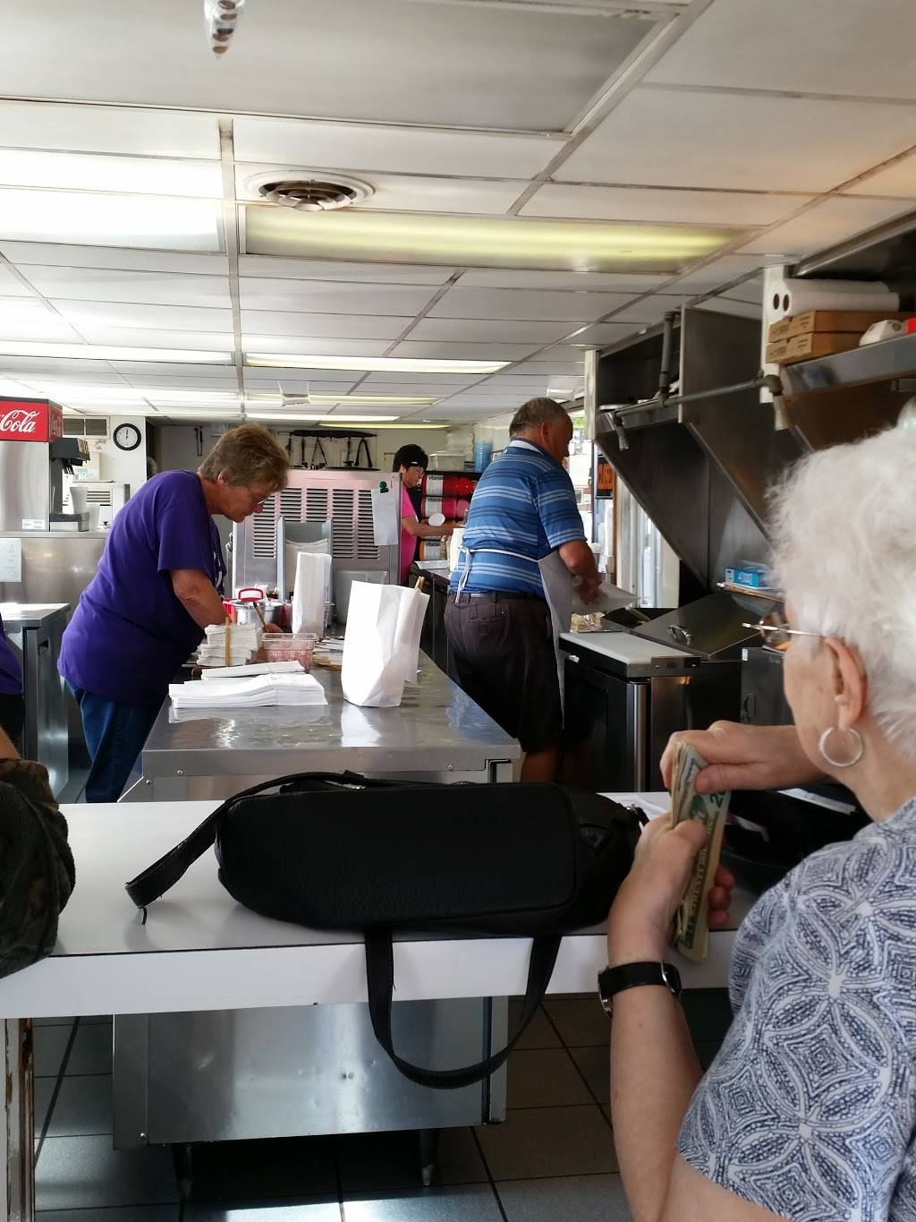 Brown House | restaurant | 100 E Ensley Ave, Auburn, IN 46706, USA | 2609252466 OR +1 260-925-2466