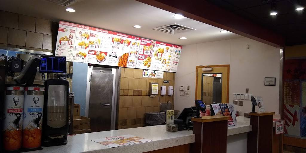 KFC | restaurant | 13715 Q St, Omaha, NE 68137, USA | 4028952600 OR +1 402-895-2600