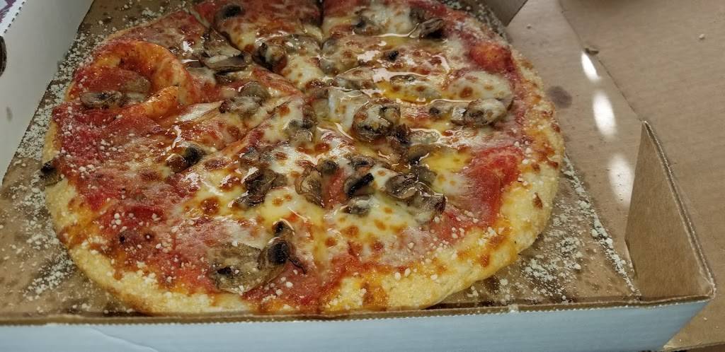 Little Italys Pizzeria | restaurant | 305 W Main St, Staunton, IL 62088, USA | 6186358181 OR +1 618-635-8181