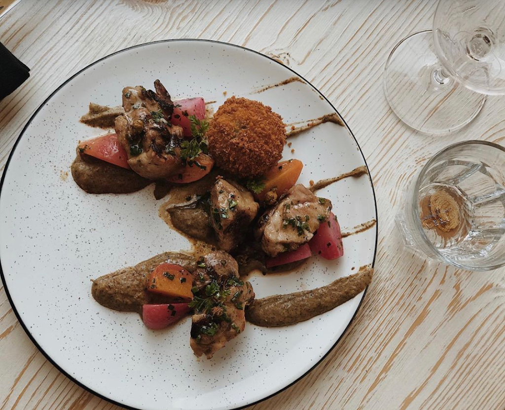 Lola 45 | restaurant | 206 Rue Principale, Saint-Sauveur, QC J0R 1R0, Canada | 4502270022 OR +1 450-227-0022