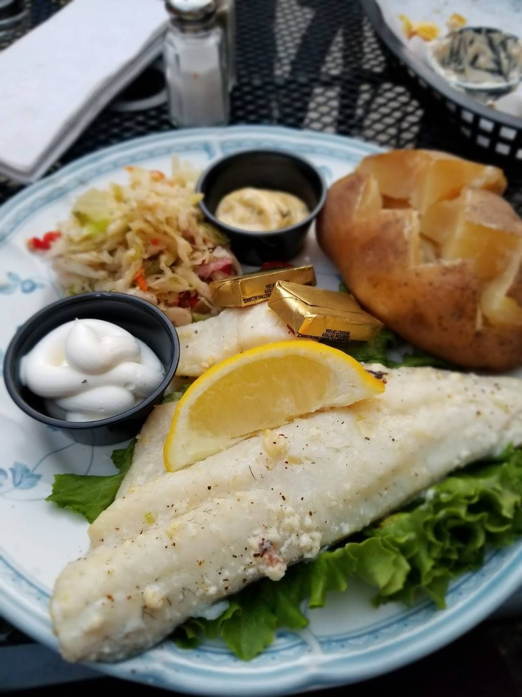 Tip Top Tavern | restaurant | 601 North St, Madison, WI 53704, USA | 6082415515 OR +1 608-241-5515