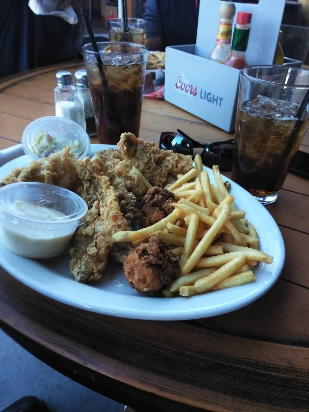 Dirty Dogs Roadhouse | restaurant | 17999 W Colfax Ave, Golden, CO 80401, USA | 3033843644 OR +1 303-384-3644