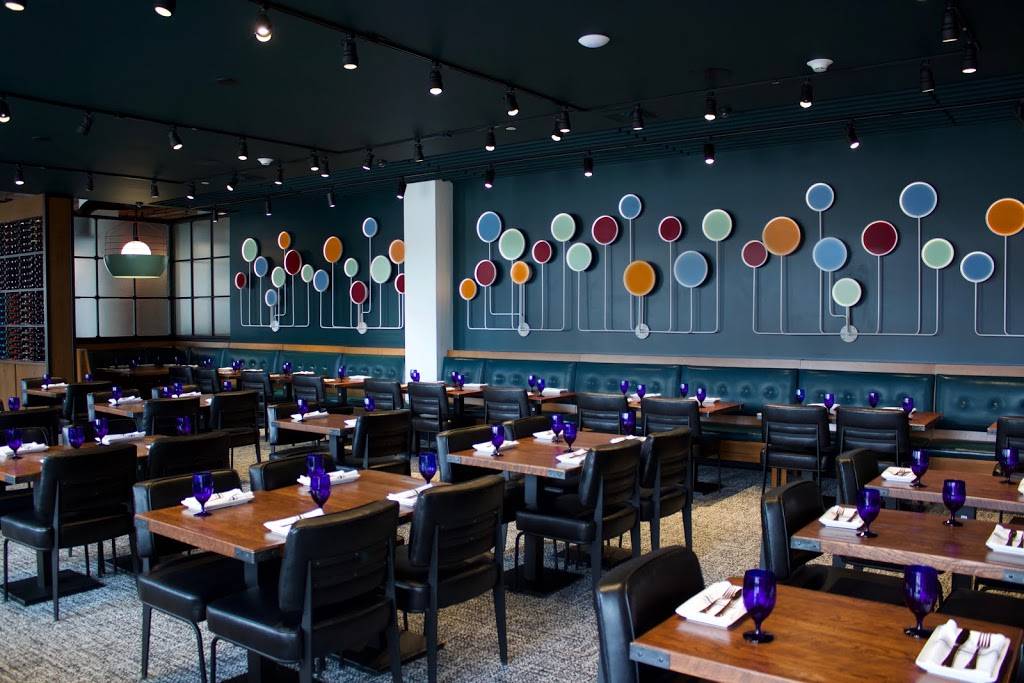 Palette Bar and Grill | restaurant | 901 E Washington Ave, Madison, WI 53703, USA | 6084558520 OR +1 608-455-8520