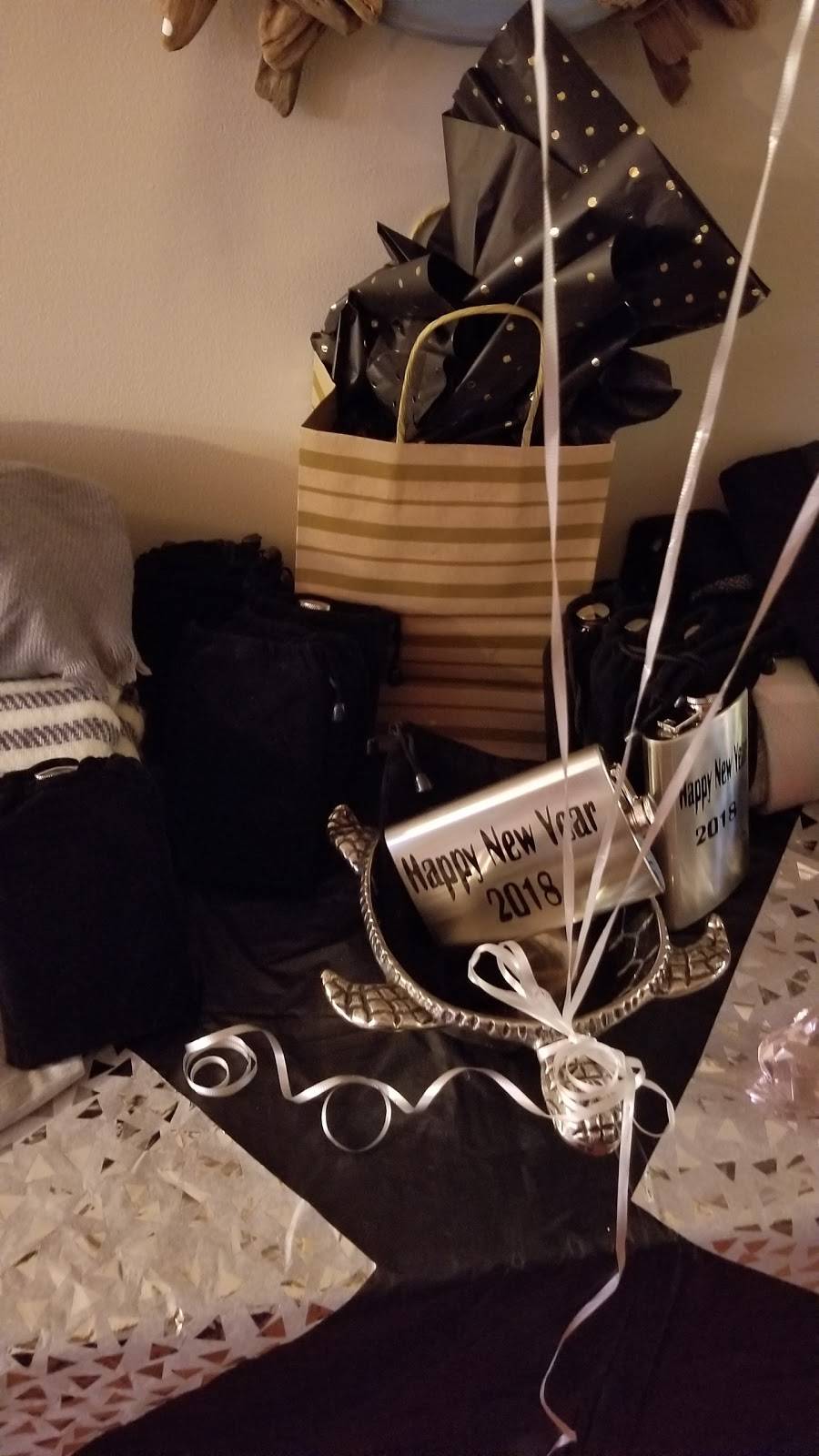 Jerry & Linda Taylor Custom Tees LLC | restaurant | 1113 McDonogh St, Baltimore, MD 21213, USA | 4434672833 OR +1 443-467-2833