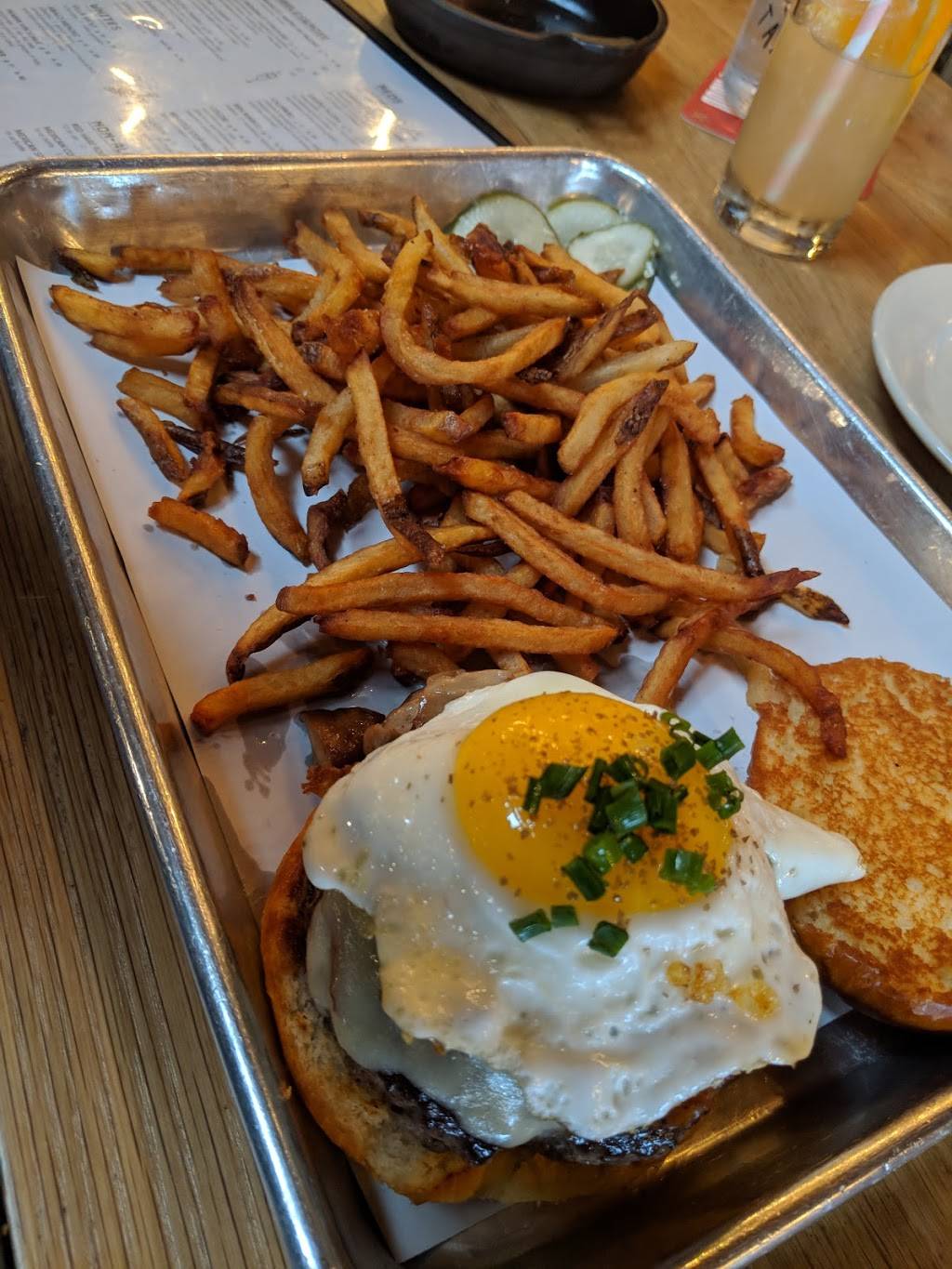 Two Birds Taphouse | restaurant | 52 Powder Springs St, Marietta, GA 30064, USA | 6783247205 OR +1 678-324-7205