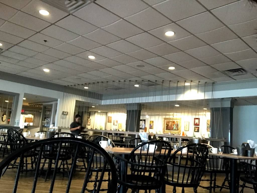 Salt Water Harborside Dining | restaurant | 49 Americas Cup Ave, Newport, RI 02840, USA | 4018483303 OR +1 401-848-3303