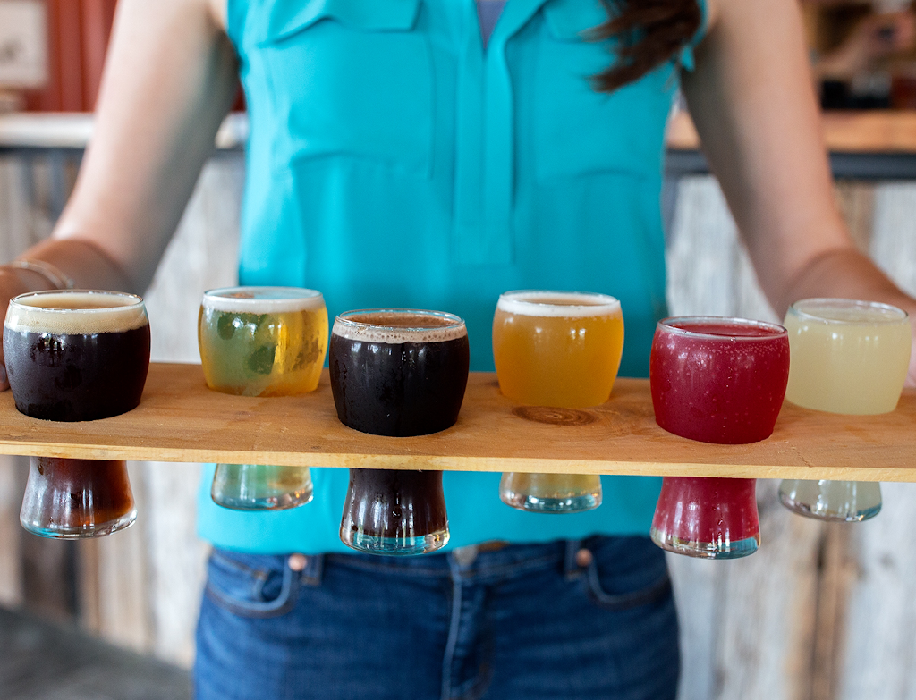 The Saucy Crawfish | restaurant | 3142 53rd Ave E, Bradenton, FL 34203, USA | 9412516663 OR +1 941-251-6663