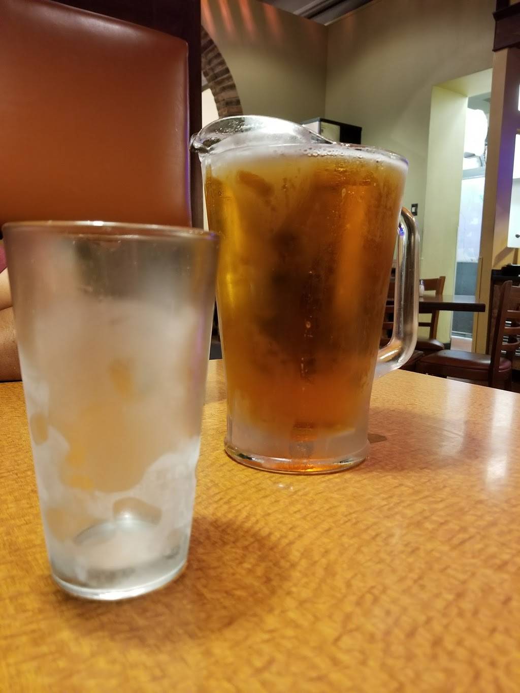 Round Table Pizza | meal delivery | 39202 10th St W, Palmdale, CA 93551, USA | 6612668570 OR +1 661-266-8570