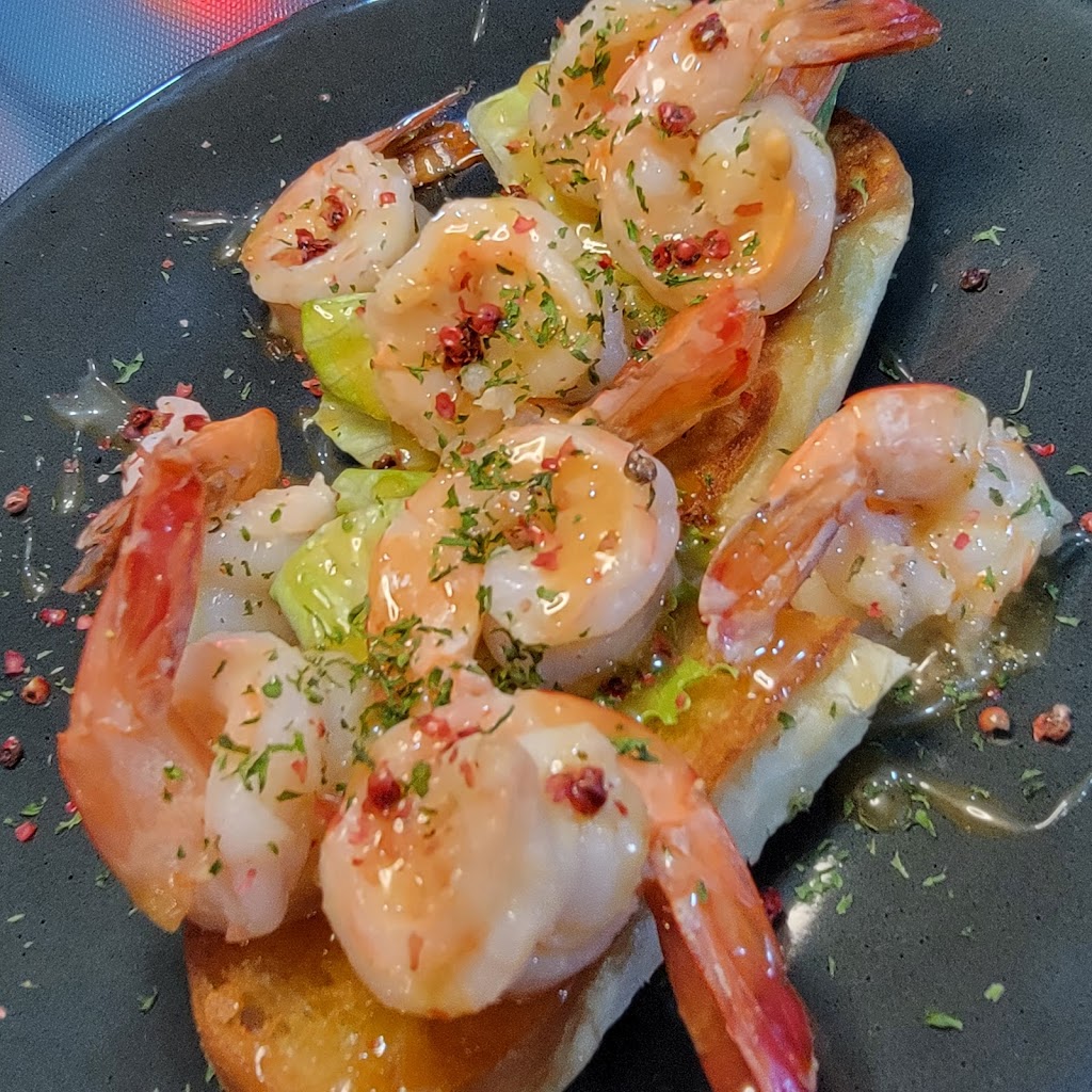 Mucho Mas Mexican Eatery & Lounge | restaurant | 8201 Oak St, New Orleans, LA 70118, USA | 5043241616 OR +1 504-324-1616