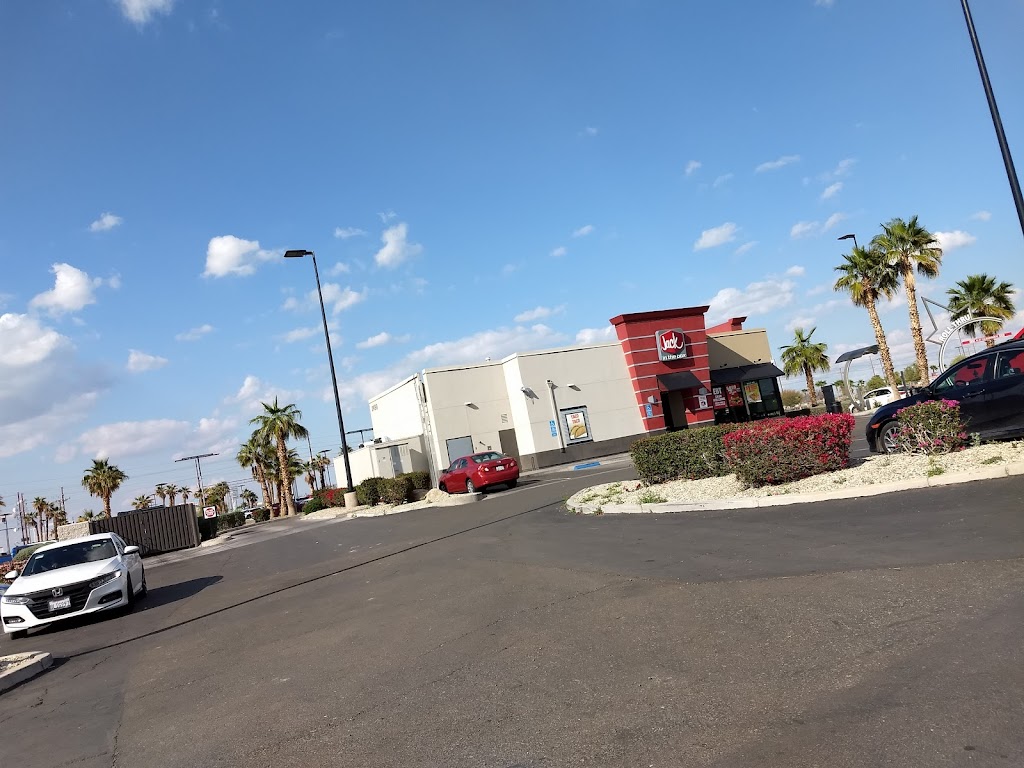 Jack in the Box | restaurant | 2499 Cottonwood Dr, El Centro, CA 92243, USA | 7603378959 OR +1 760-337-8959