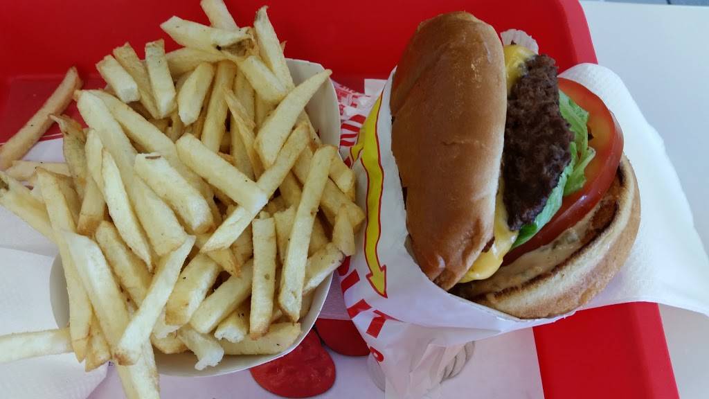 In-N-Out Burger | restaurant | 3071 Countryside Dr, Turlock, CA 95380, USA | 8007861000 OR +1 800-786-1000