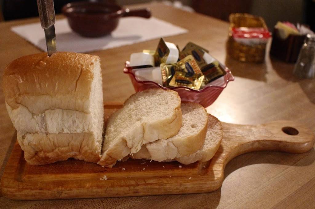 Pink Poodle Restaurant | restaurant | 633 Old Lincoln Hwy, Crescent, IA 51526, USA | 7125453744 OR +1 712-545-3744