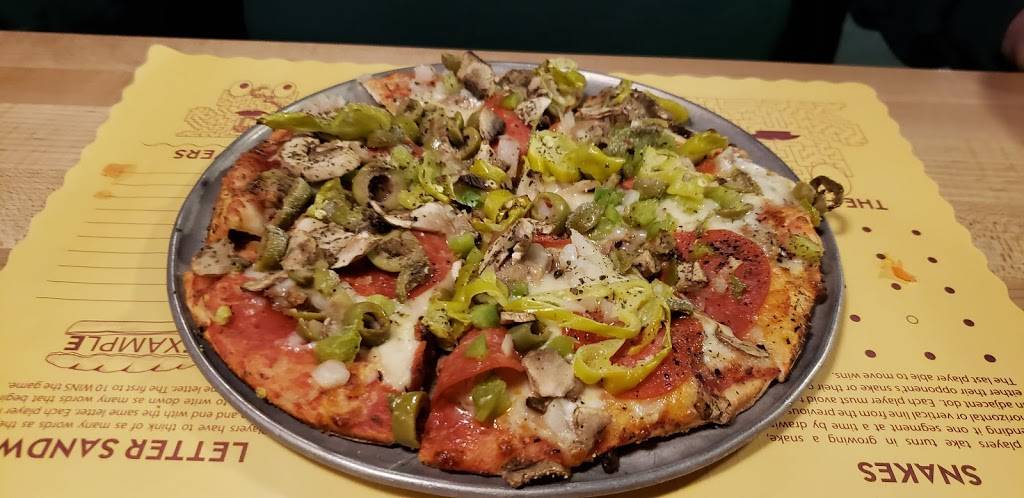 Monicals Pizza | restaurant | 4408 N Knoxville Ave, Peoria, IL 61614, USA | 3096880747 OR +1 309-688-0747