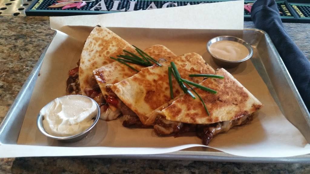 WZ Tavern East Cobb | restaurant | 3052 Shallowford Rd, Marietta, GA 30062, USA | 7709773712 OR +1 770-977-3712