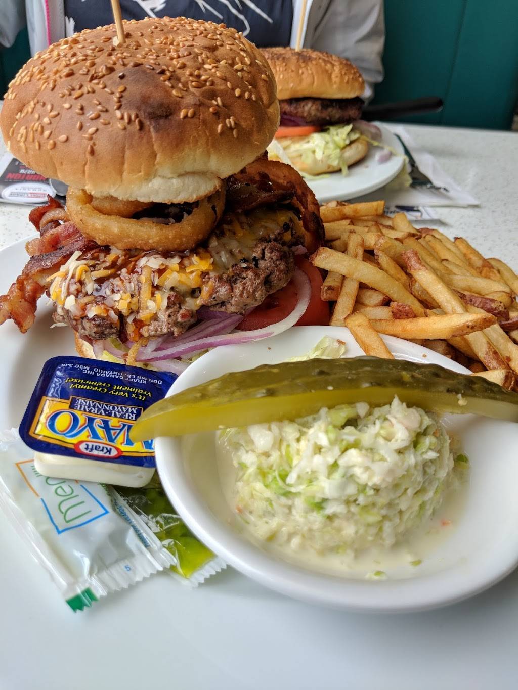 Nickels Deli | restaurant | 480 Boulevard de Sainte-Adèle, Sainte-Adèle, QC J0R 1L0, Canada | 4502299553 OR +1 450-229-9553