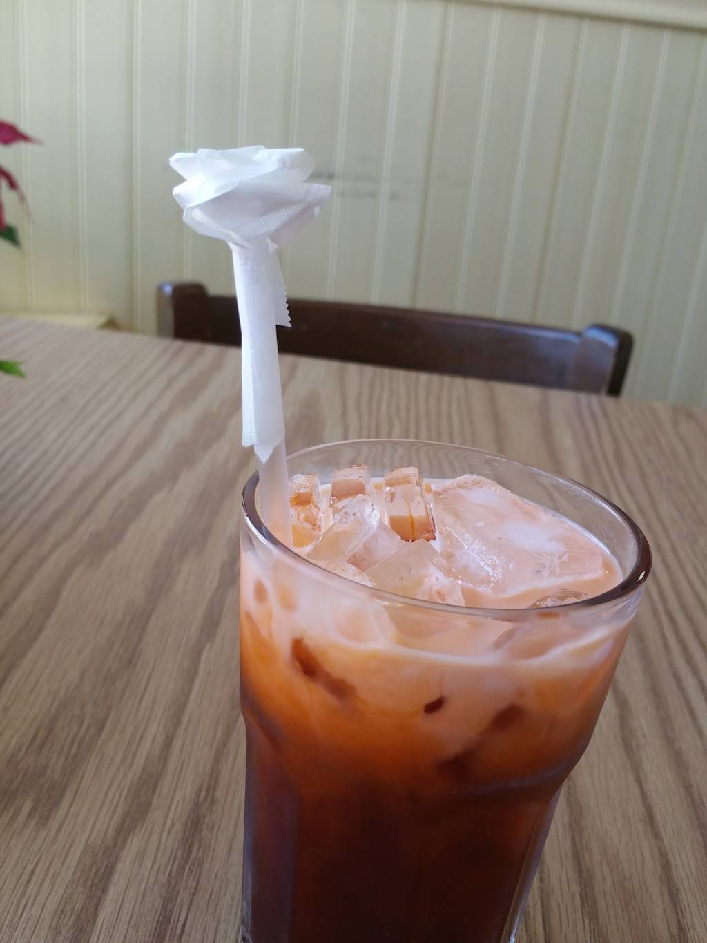 Tom Yum Koong Restaurant | restaurant | 11 Forest St, Medford, MA 02155, USA | 7813930888 OR +1 781-393-0888