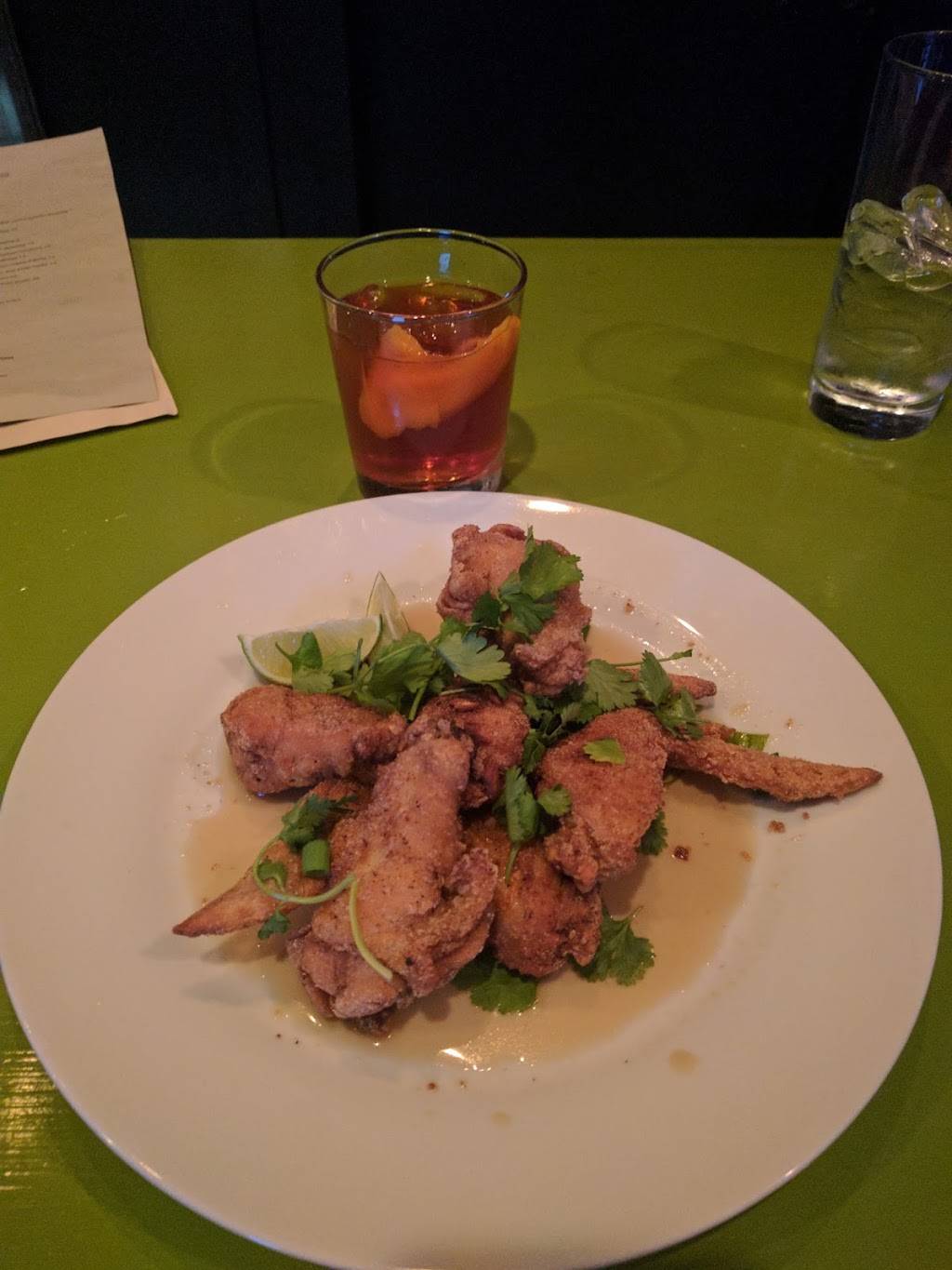 Hound & Bottle | restaurant | 2109 E 11th St, Bremerton, WA 98310, USA | 3603774223 OR +1 360-377-4223