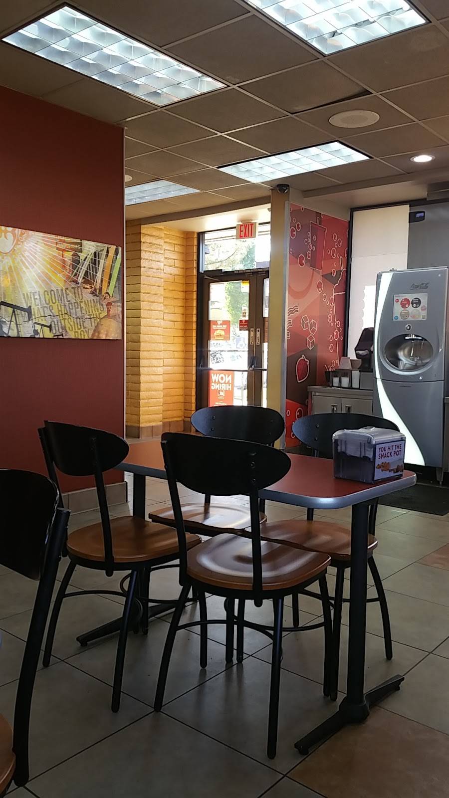 Jack in the Box | restaurant | 20965 Golden Springs Dr, Diamond Bar, CA 91765, USA | 9095951414 OR +1 909-595-1414