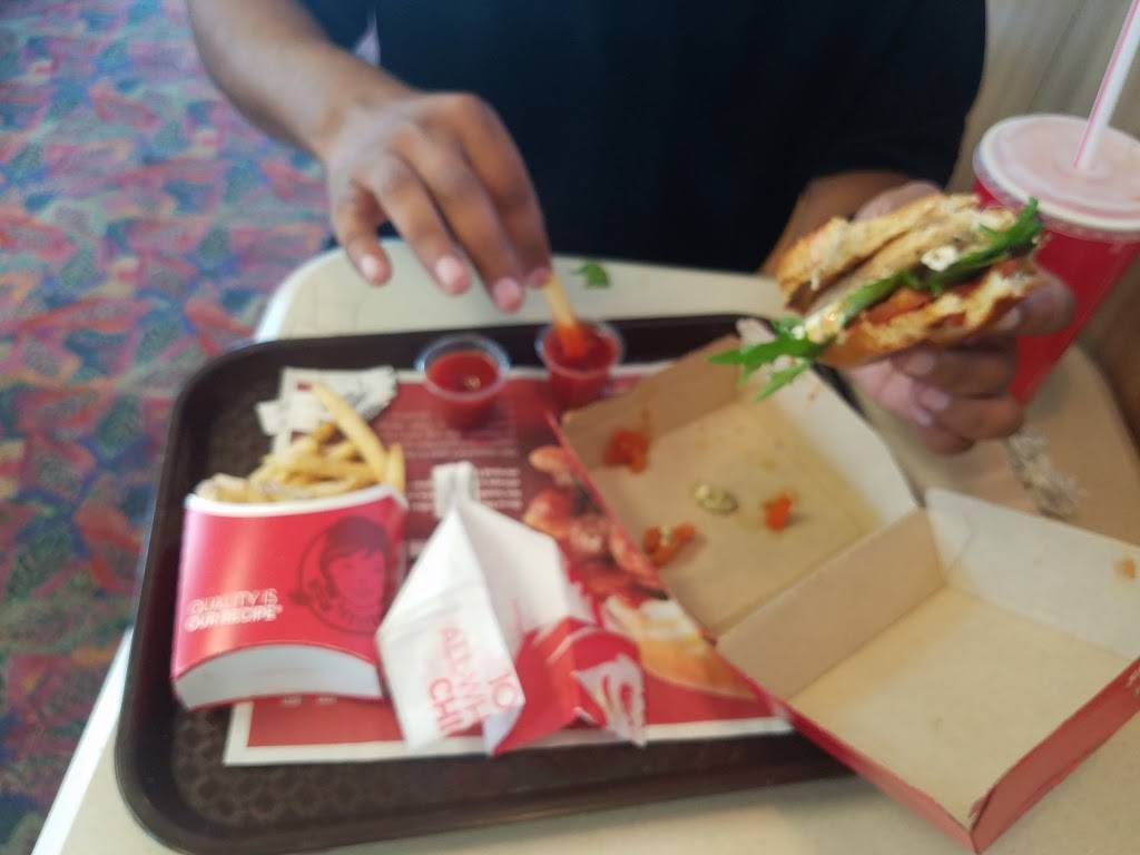 Wendys | restaurant | 3504 W Century Blvd, Inglewood, CA 90303, USA | 3106735382 OR +1 310-673-5382