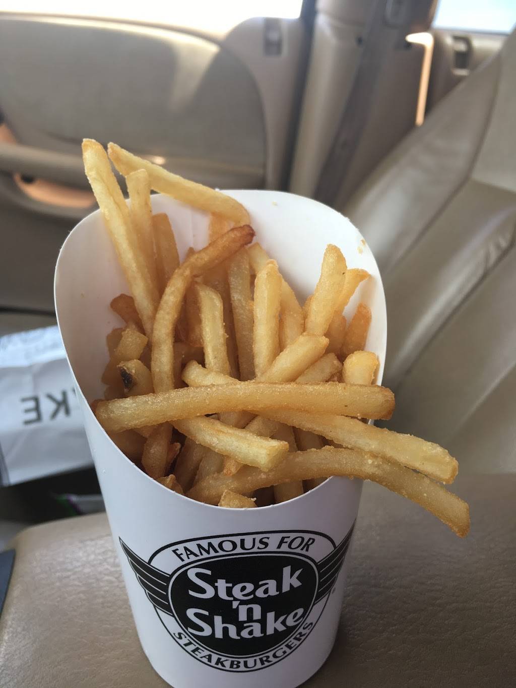Steak n Shake | restaurant | 7515 North Grand Prairie Drive, Peoria, IL 61615, USA | 3096937529 OR +1 309-693-7529