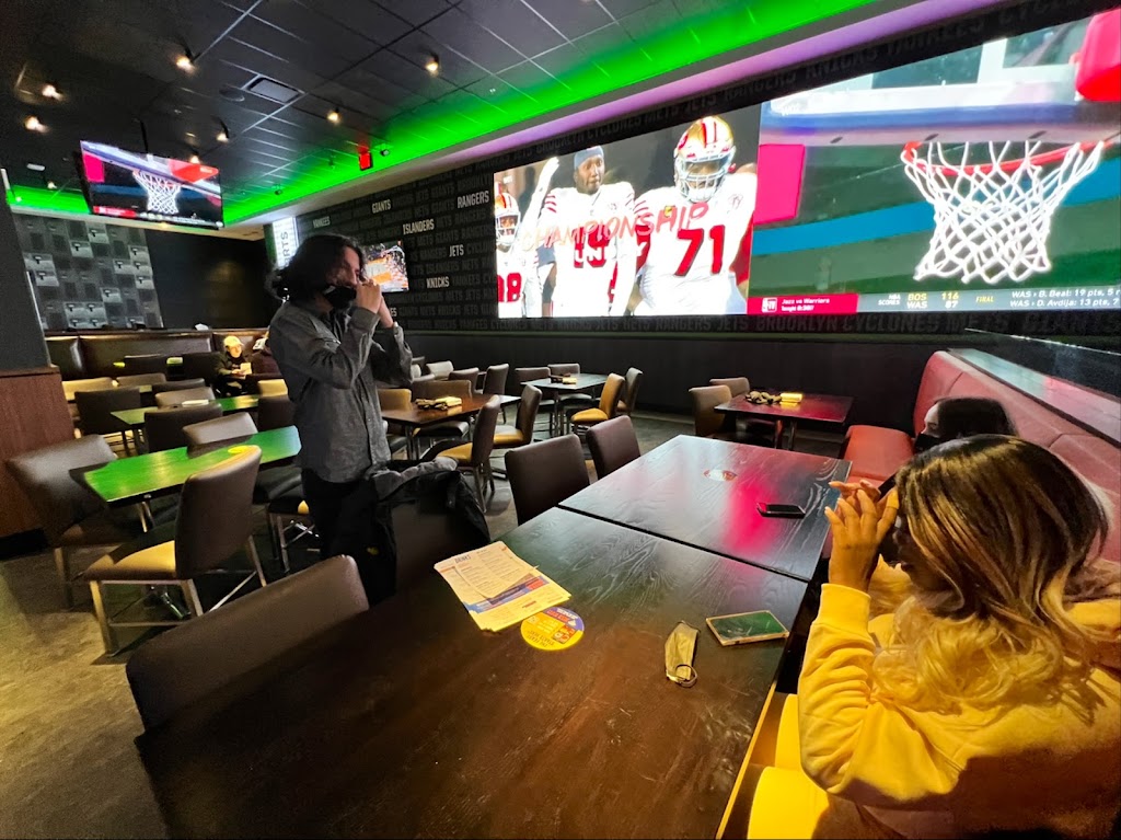 Dave & Busters | restaurant | 395 Gateway Dr, Brooklyn, NY 11239, USA | 7183686100 OR +1 718-368-6100