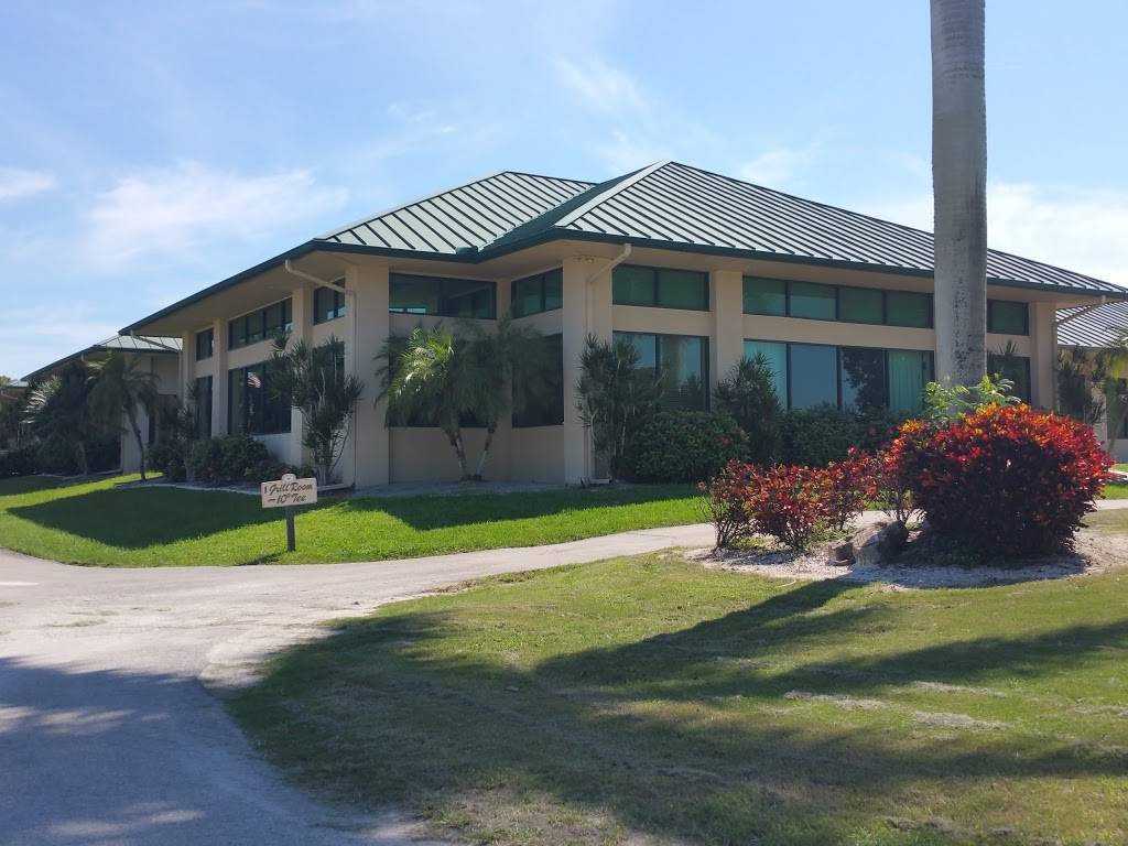 Palmetto-Pine Country Club | restaurant | 1940 SW 9th Ct, Cape Coral, FL 33991, USA | 2395742141 OR +1 239-574-2141