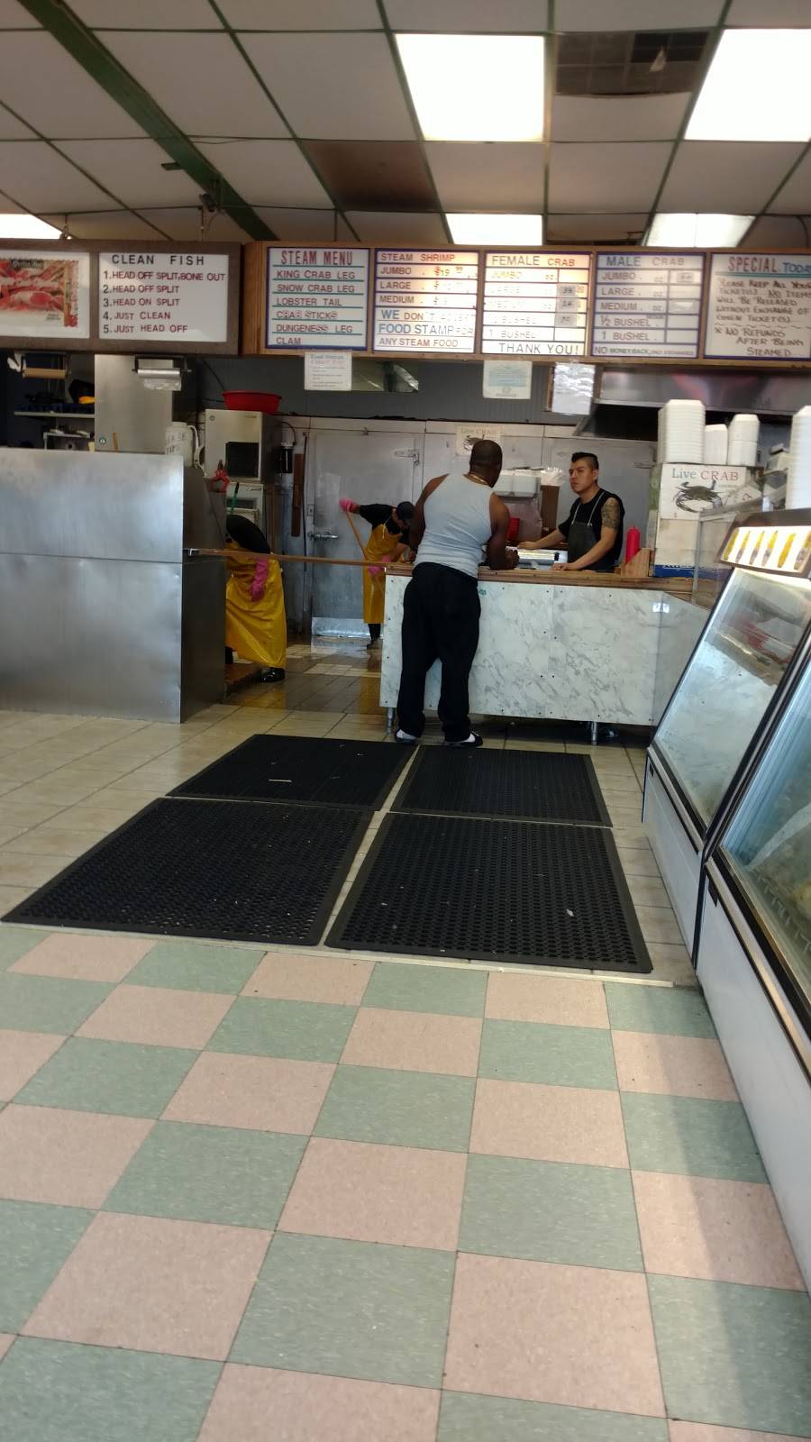 C H Crab House | restaurant | 350 W Market St, Newark, NJ 07107, USA | 9736436810 OR +1 973-643-6810