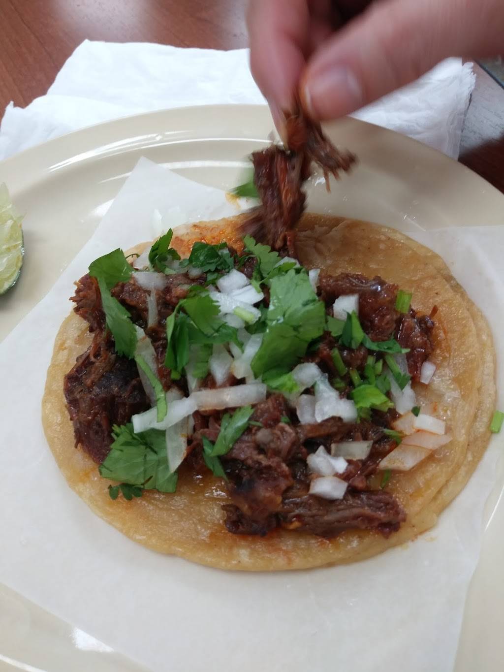 Food Market La Chiquita & Taqueria | restaurant | 219 Main St, Bensenville, IL 60106, USA | 6305953530 OR +1 630-595-3530