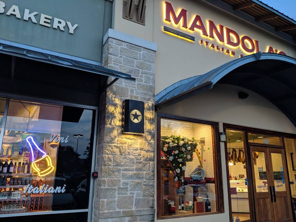 Mandolas Italian | restaurant | 4301 West William Cannon Drive DR E-1, Austin, TX 78749, USA | 5125242222 OR +1 512-524-2222