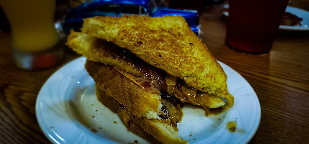 Kicks Route 66 Diner | restaurant | 3258-3236 S 6th St, Southern View, IL 62703, USA | 6184096008 OR +1 618-409-6008