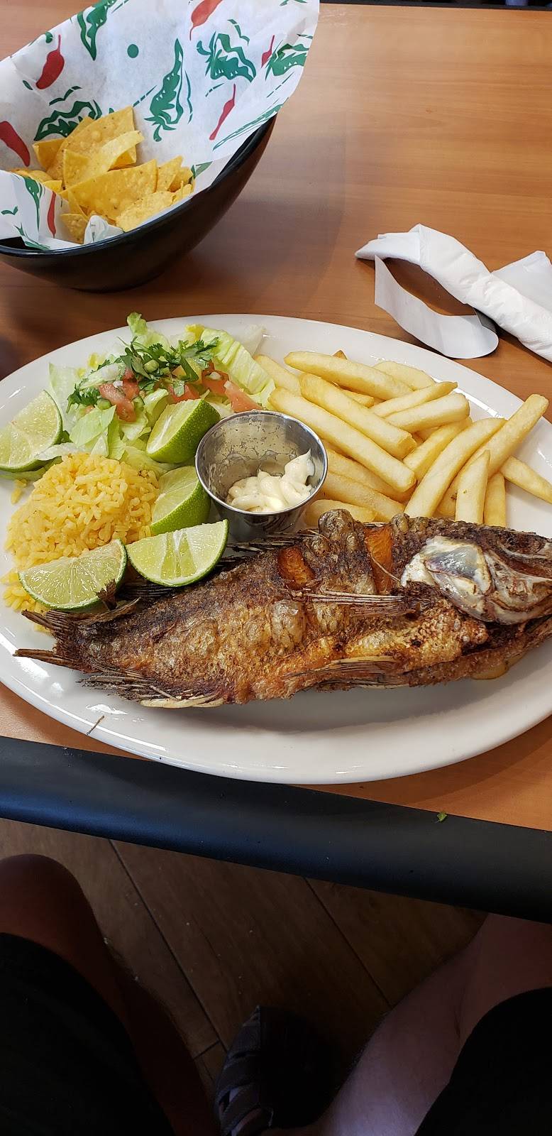 La Sirena mexican seafood &bar | restaurant | 3725 S Carrier Pkwy, Grand Prairie, TX 75052, USA | 2146770616 OR +1 214-677-0616