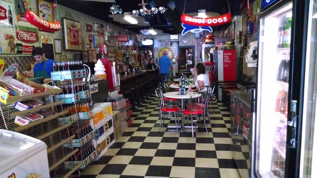 Coney Island | restaurant | 77 S Cherry St, Galesburg, IL 61401, USA | 3093434990 OR +1 309-343-4990