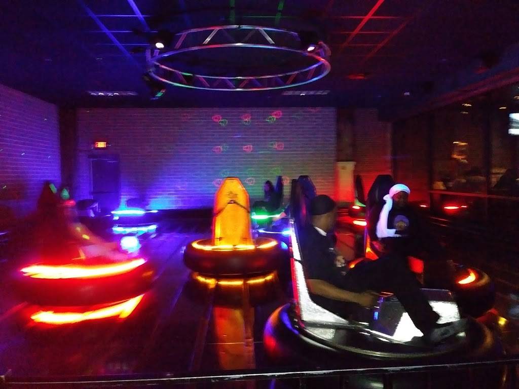 C.J. Barrymores | restaurant | 21750 Hall Rd, Clinton Twp, MI 48038, USA | 5864692800 OR +1 586-469-2800