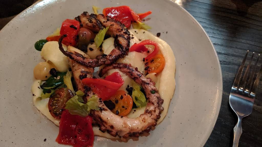 Go Fish Restaurant | restaurant | 301 S Hull St, Sinking Spring, PA 19608, USA | 6103766446 OR +1 610-376-6446