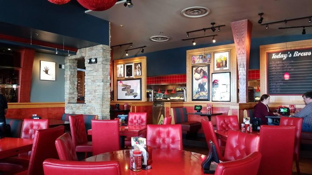 Red Robin Gourmet Burgers and Brews | restaurant | 3005 Golf Rd, Eau Claire, WI 54701, USA | 7158344438 OR +1 715-834-4438
