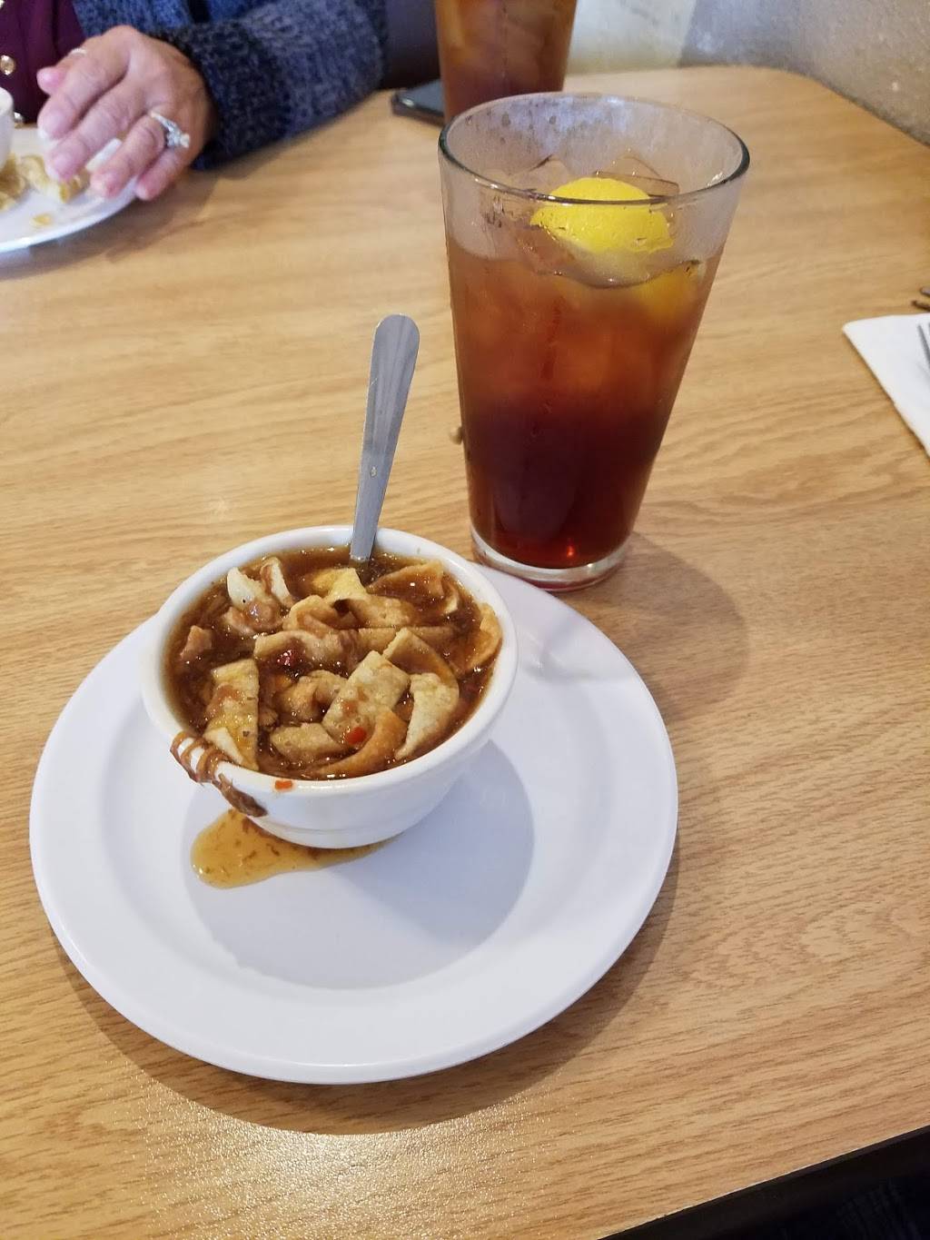 Wok & Roll | restaurant | 812 S Guadalupe St, San Marcos, TX 78666, USA | 5122166247 OR +1 512-216-6247