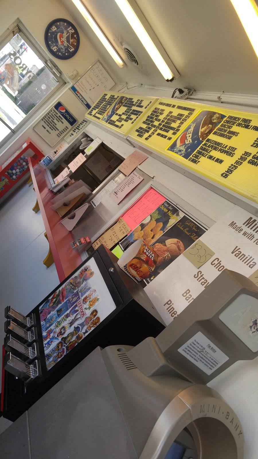 Windy City Hot Dogs Inc | restaurant | 4205 W 63rd St, Chicago, IL 60629, USA | 7735810332 OR +1 773-581-0332